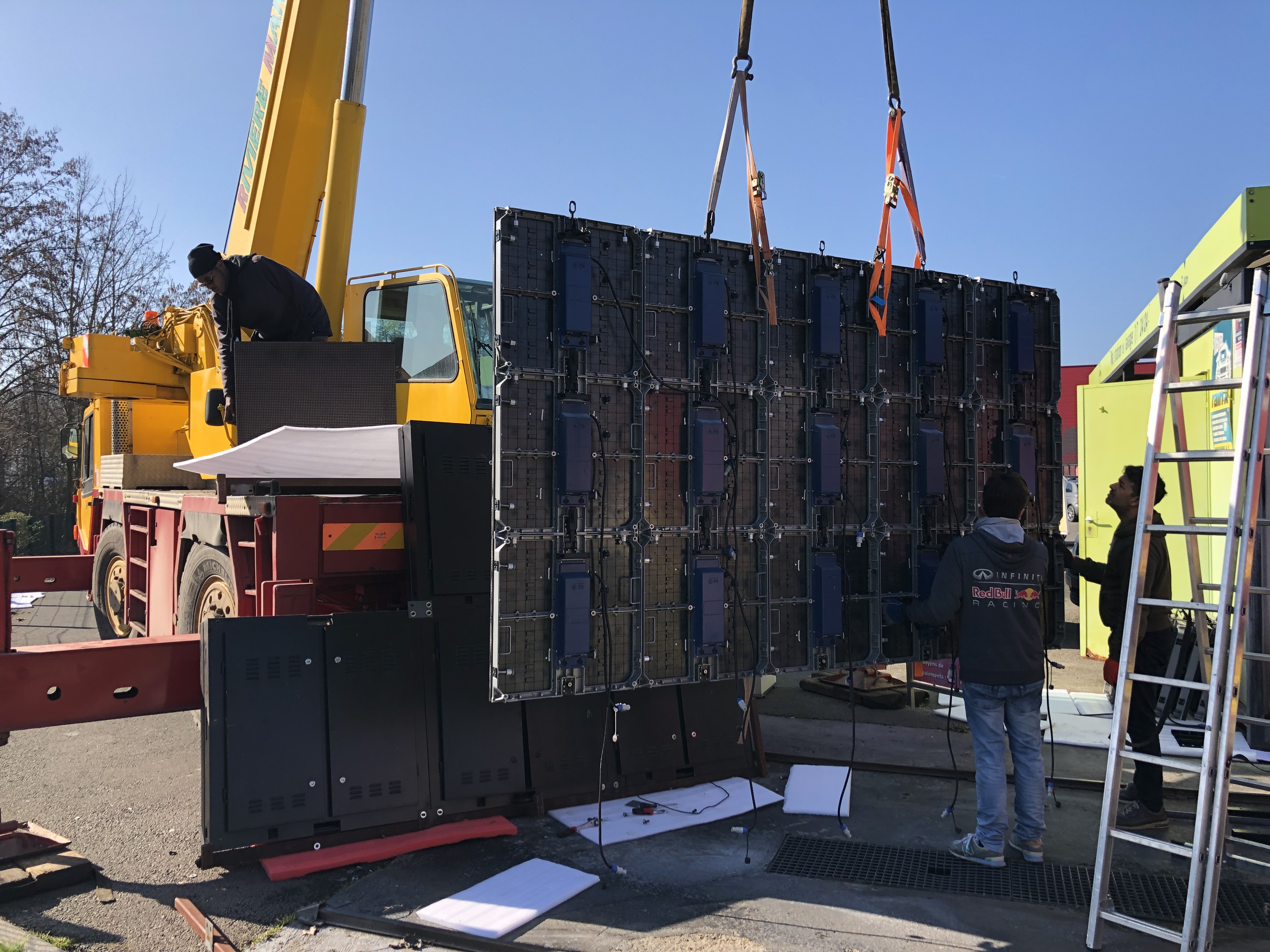 Installation écran LED Mediavantage